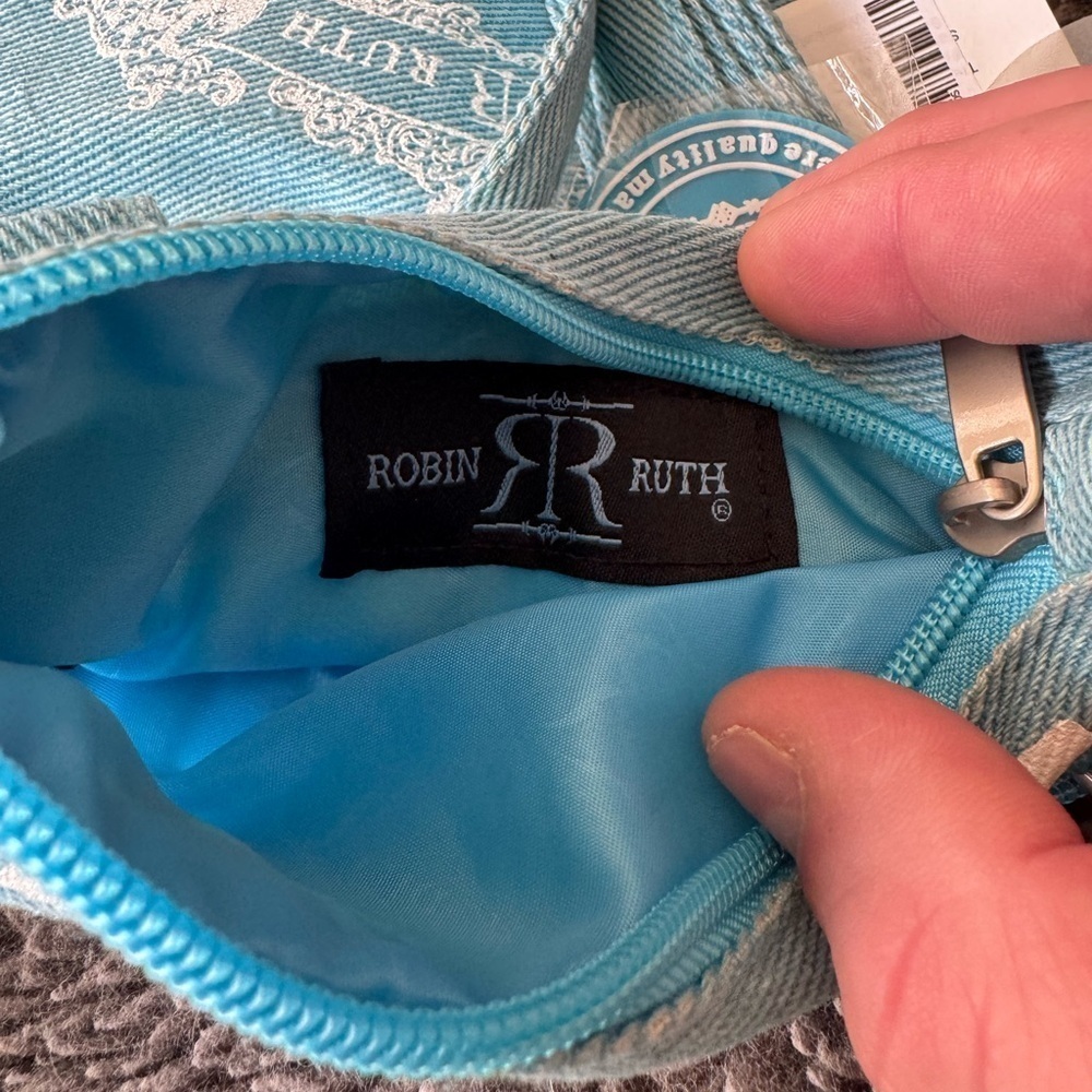 DETROIT Robin Ruth Crossbody Bag - Picture 6 of 14